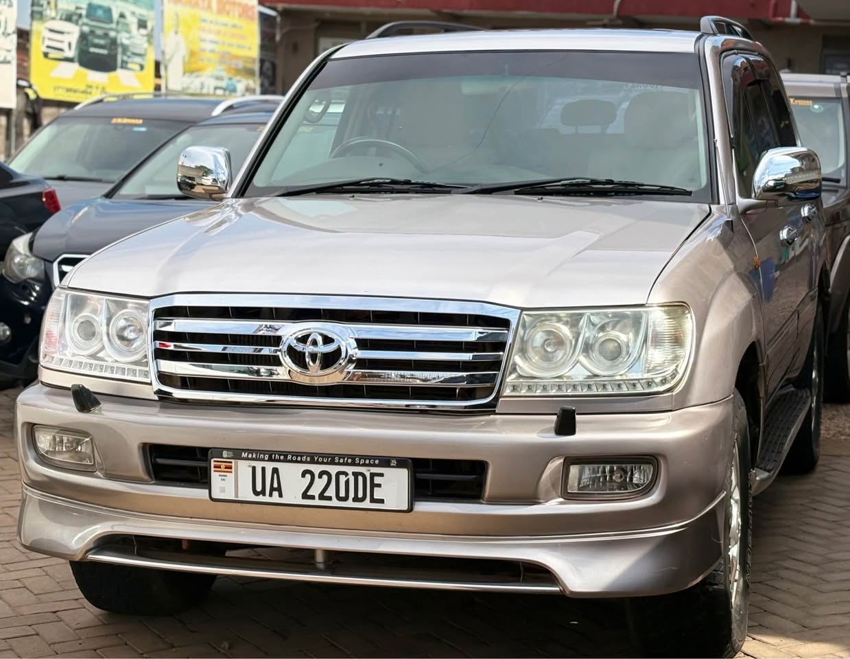 A picture of LAND CRUISER 100 SERIES ON SALE