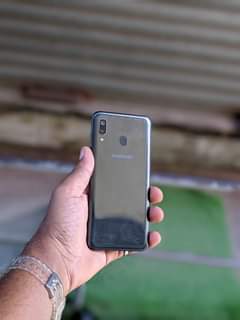 A picture of Samsung A20