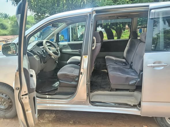 A picture of Toyota Voxy executive edition