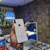 A picture of I phone XS Max 256gb Face Id active slight crack