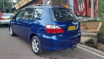 A picture of Toyota Avensis ya make 12M gusa ifite ibyangombwa byose 0789448107