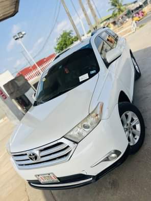 A picture of 1 MONTH REGISTERED 2011 TOYOTA HIGHLANDER SPORT EDITION NOT USED