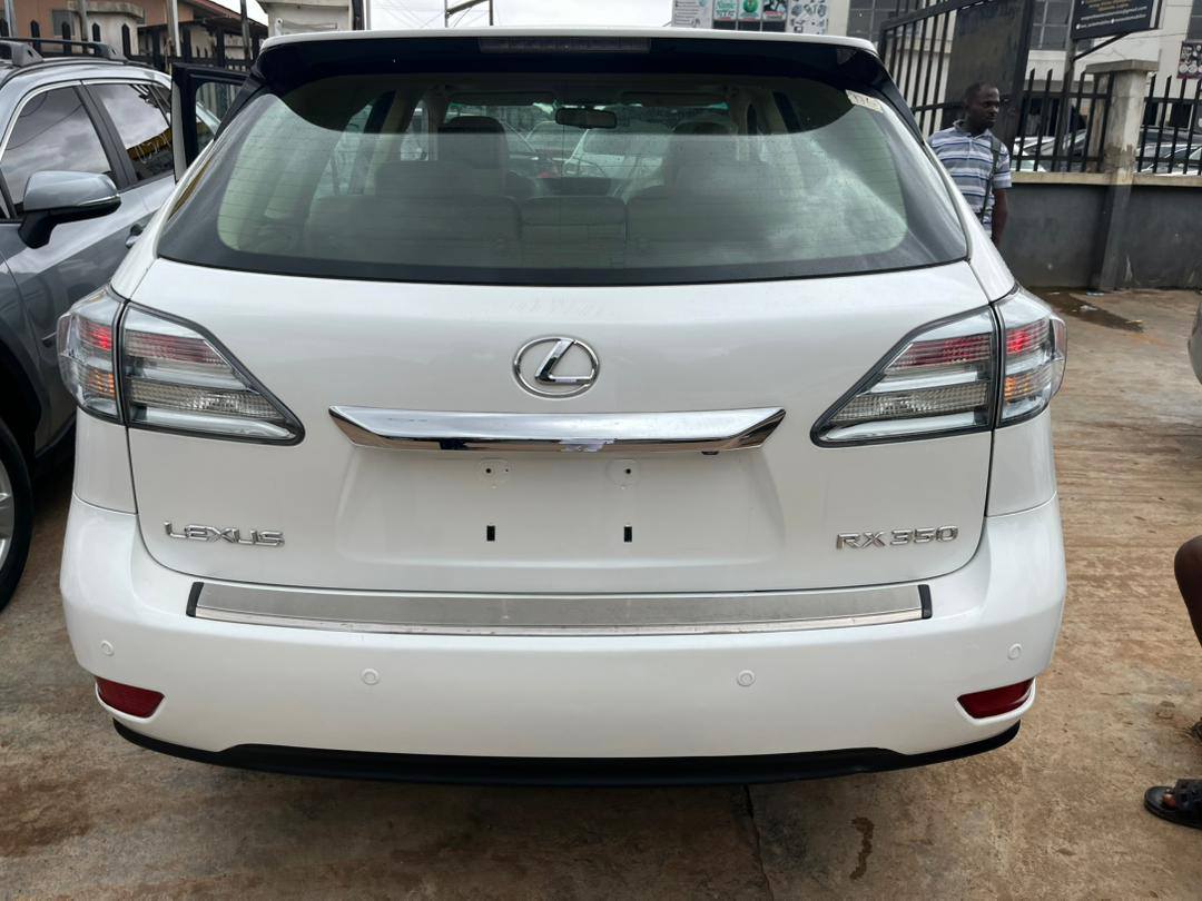 A picture of Foreign used 2012 Rx350 full options