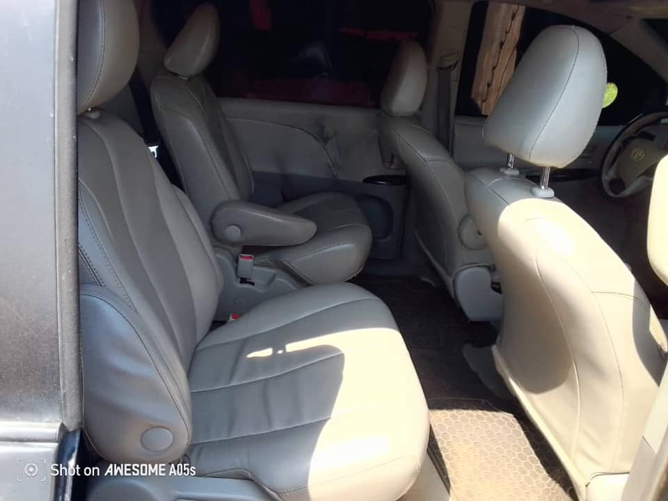 A picture of Few Months used Toyota Sienna 2011 model for sale