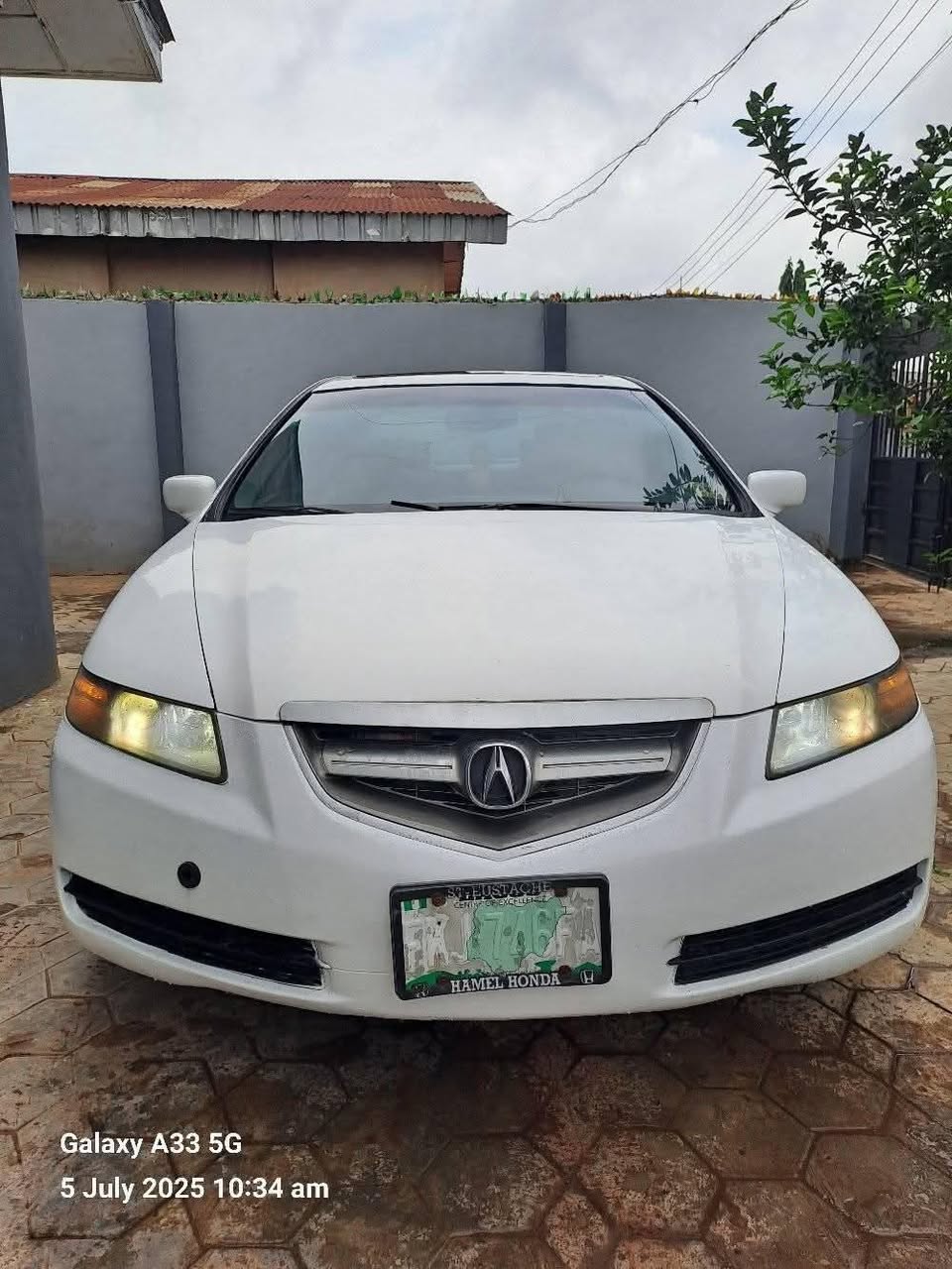 A picture of 2005 Acura tl