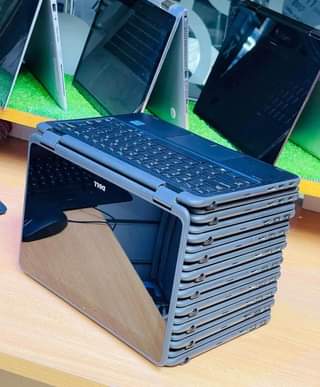 A picture of laptop dell 3189