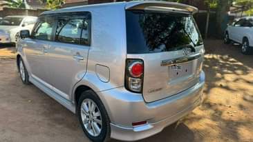 A picture of 2010 Toyota rumion 2010