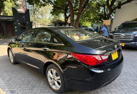 A picture of HYUNDAI SONATA FOR SALE