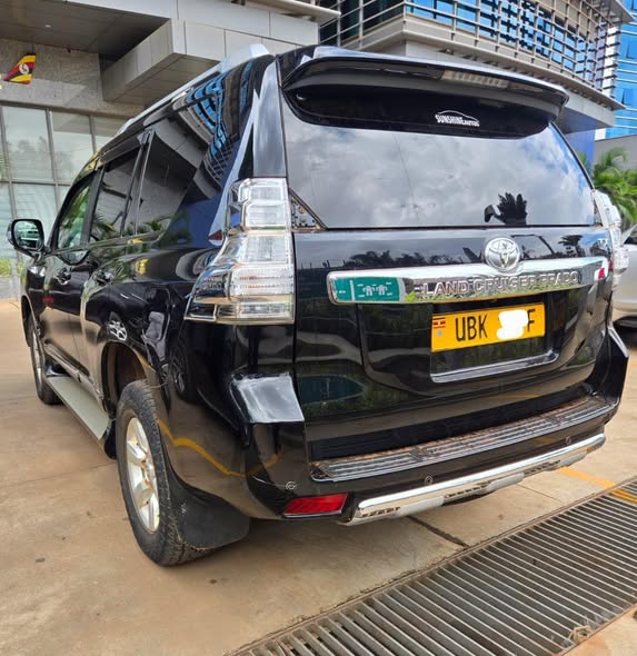 A picture of Toyota TX PRADO