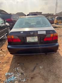 A picture of Honda civic 2000 model