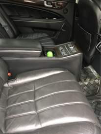 A picture of HYUNDAI EQUUS LUXXY SPECIAL FEATURES. GOOD DEAL.