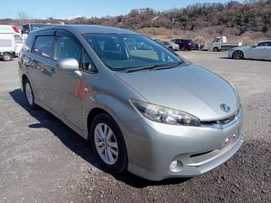 A picture of 2011 TOYOTA WISH 1790cc 2WD PETROL UGX 12 000 000