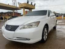 A picture of Lexus350