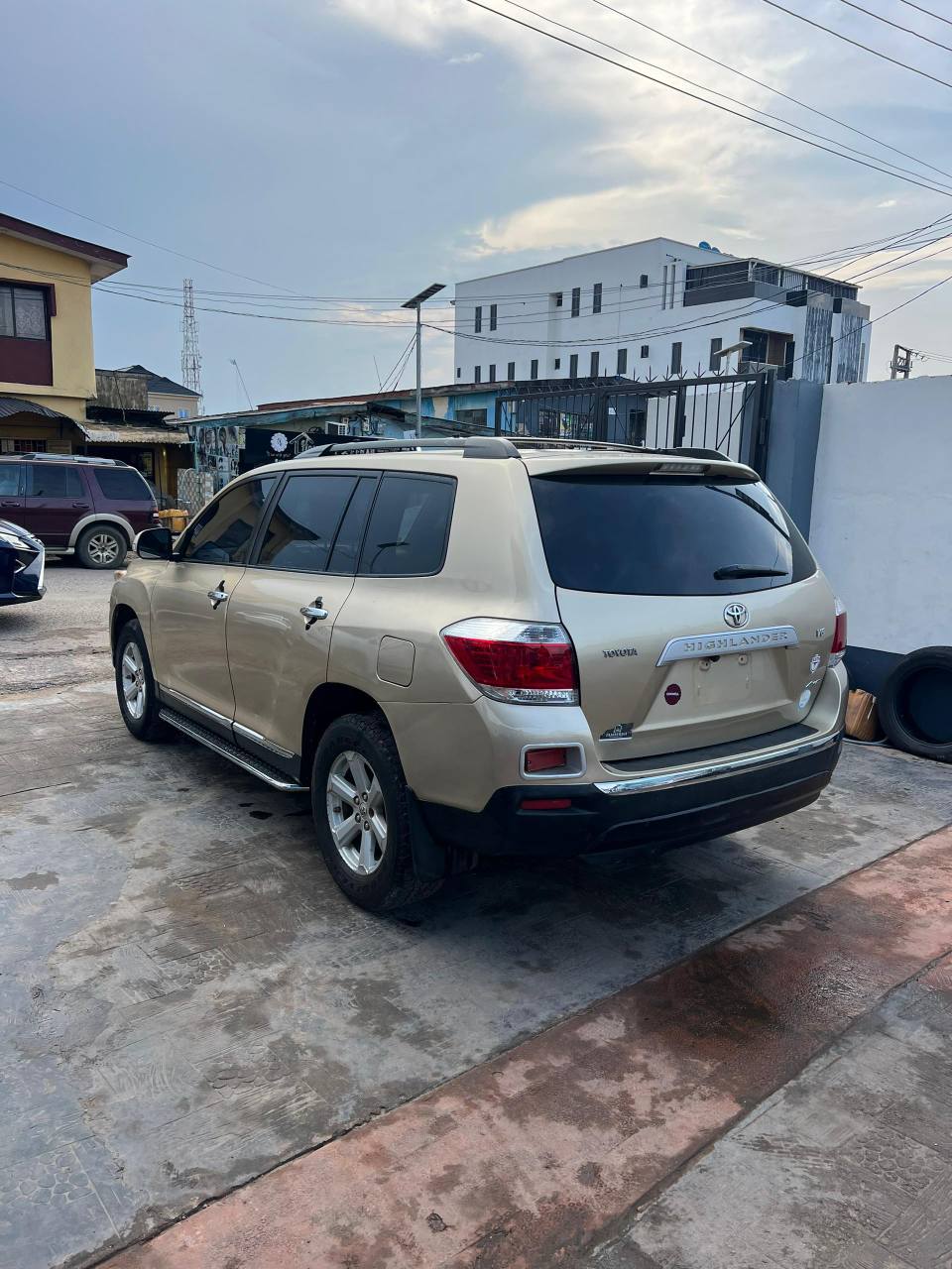A picture of Reg Toyota Highlander 2009 upgraded to 2012 model First body