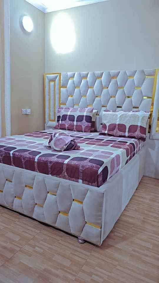 A picture of TSH 28 000 Shuka 2 Foronya 4 Size 8 8