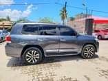 A picture of LAND CRUISER VX V8
