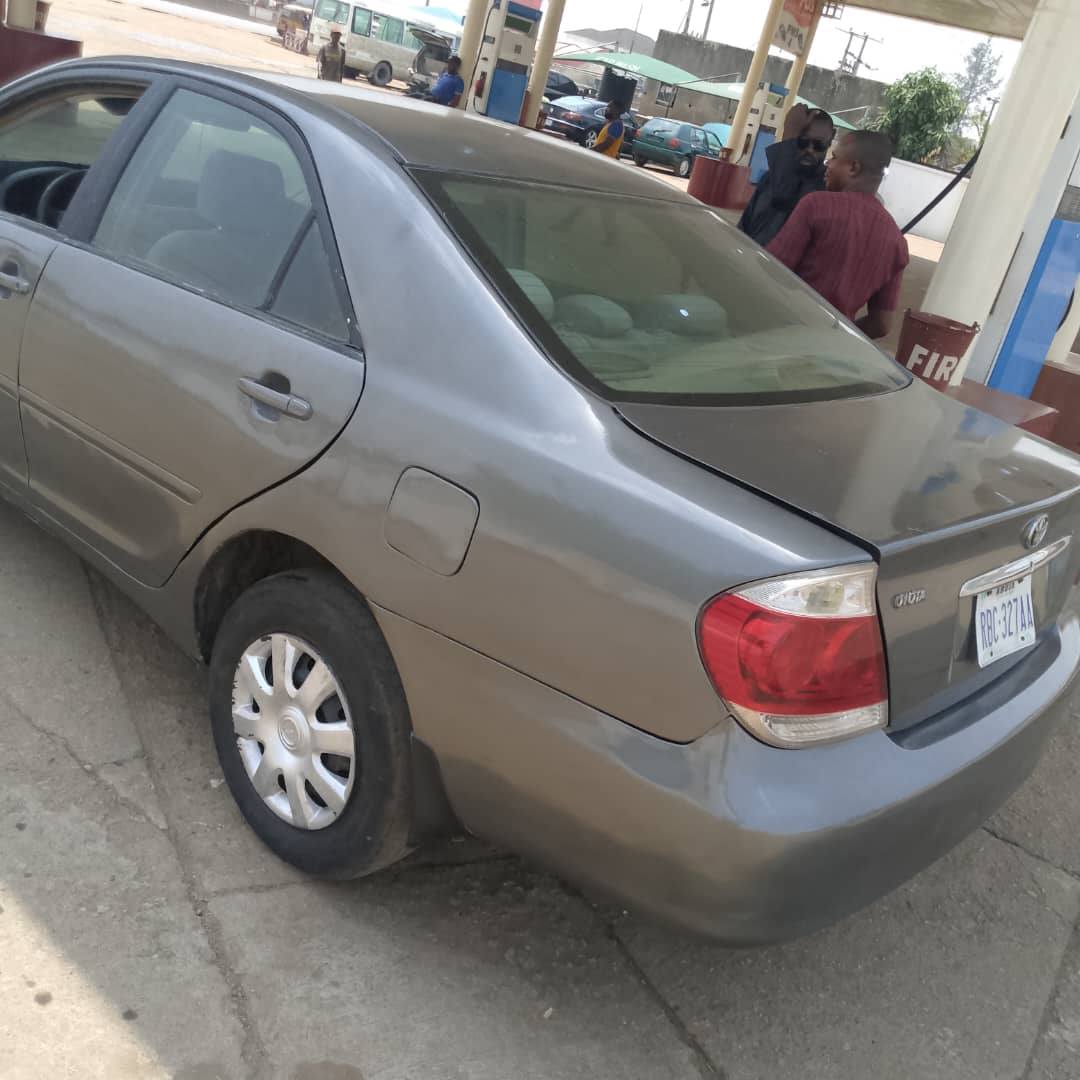 A picture of TOYOTA CAMRY