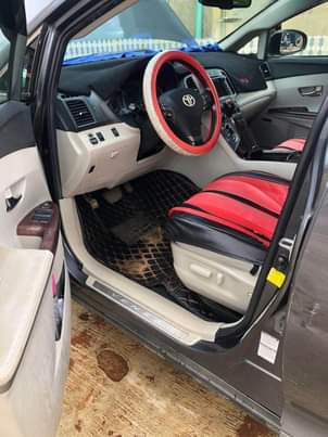 A picture of Toyota Venza 0813 610 4059 