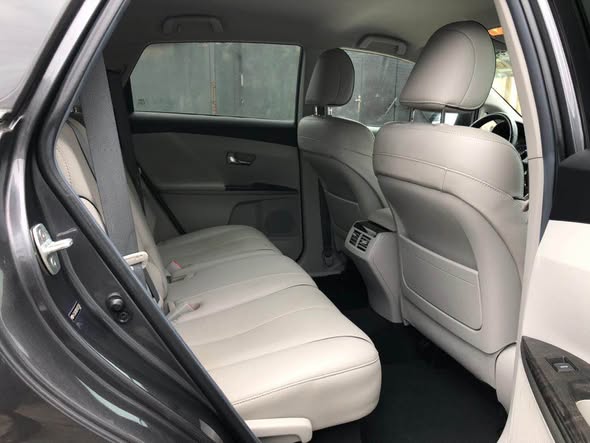 A picture of TOKS 2015 VENZA XLE