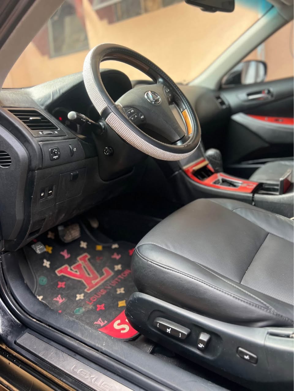 A picture of Lexus es350