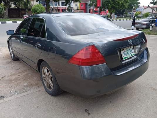 A picture of 2007 HOND DC