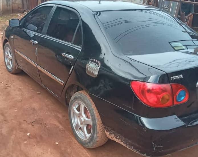 A picture of Black Toyota Corolla