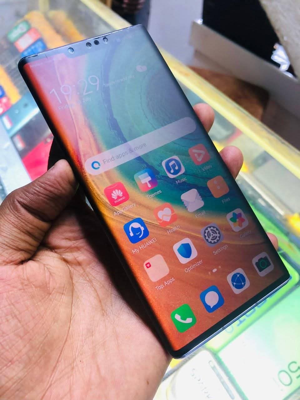 A picture of Huawei mate 30 pro