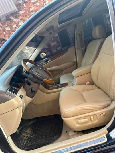 A picture of Lexus ES330 First Body Registered.