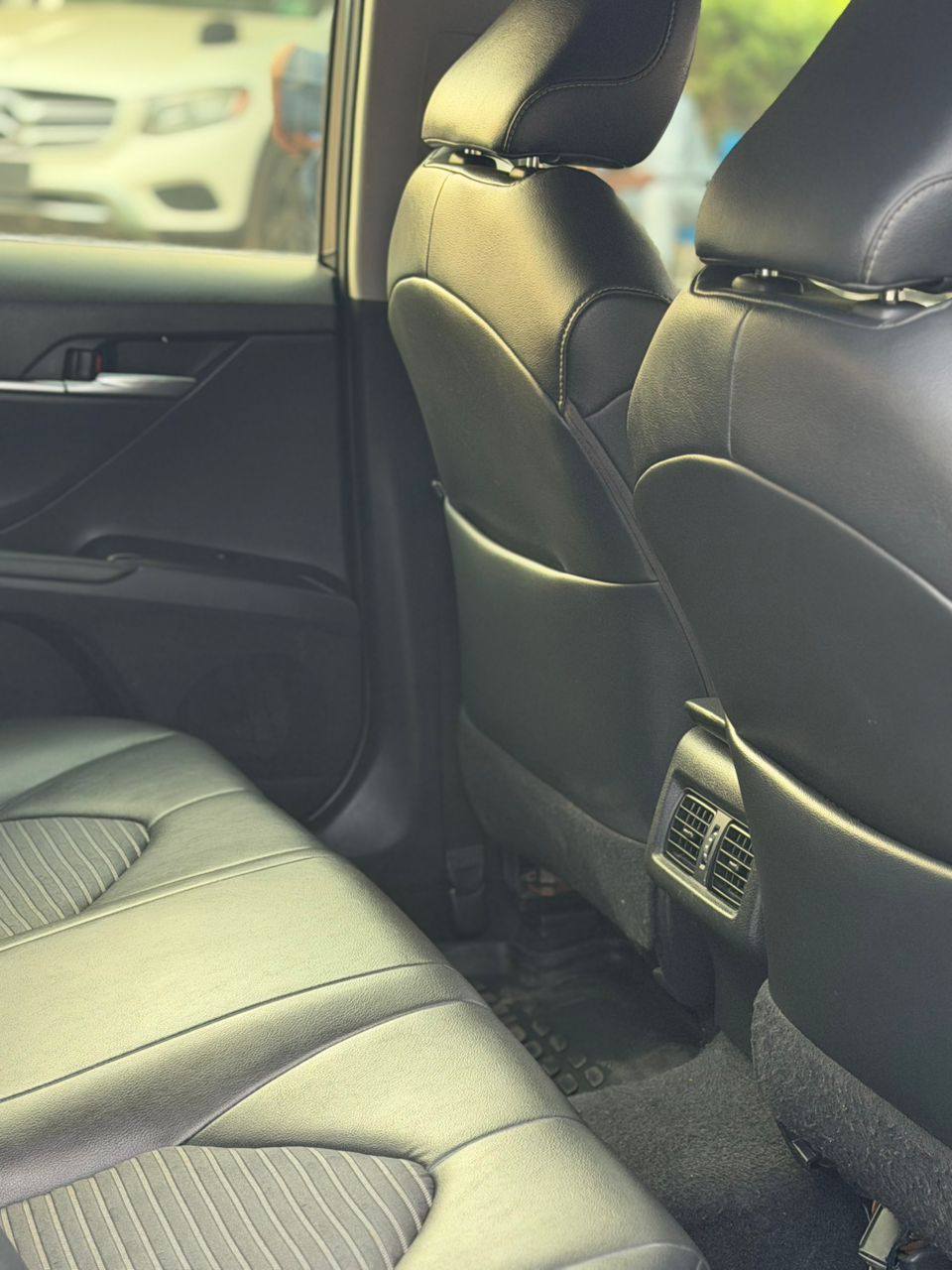A picture of Toyota Camry SE 2018