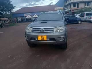 A picture of TOYOTA FORTUNER 1KD engine