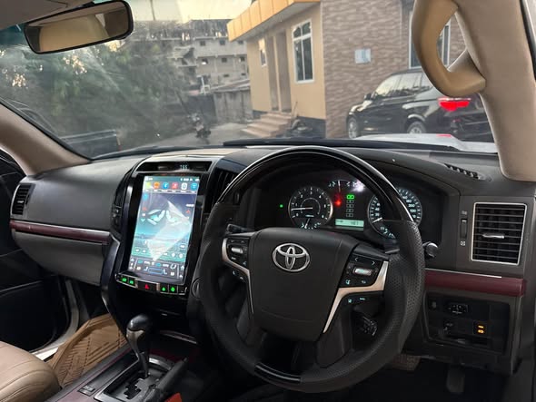 A picture of TOYOTA LC 200 YA MWAKA 2008 DIESEL NAMBA EKA UPGRADE