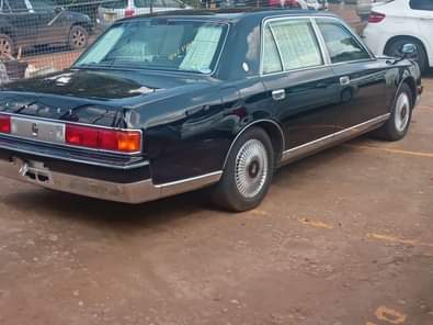 A picture of OLD IS GOLD 80M SERIOUS BUYERS CALL 0709704573