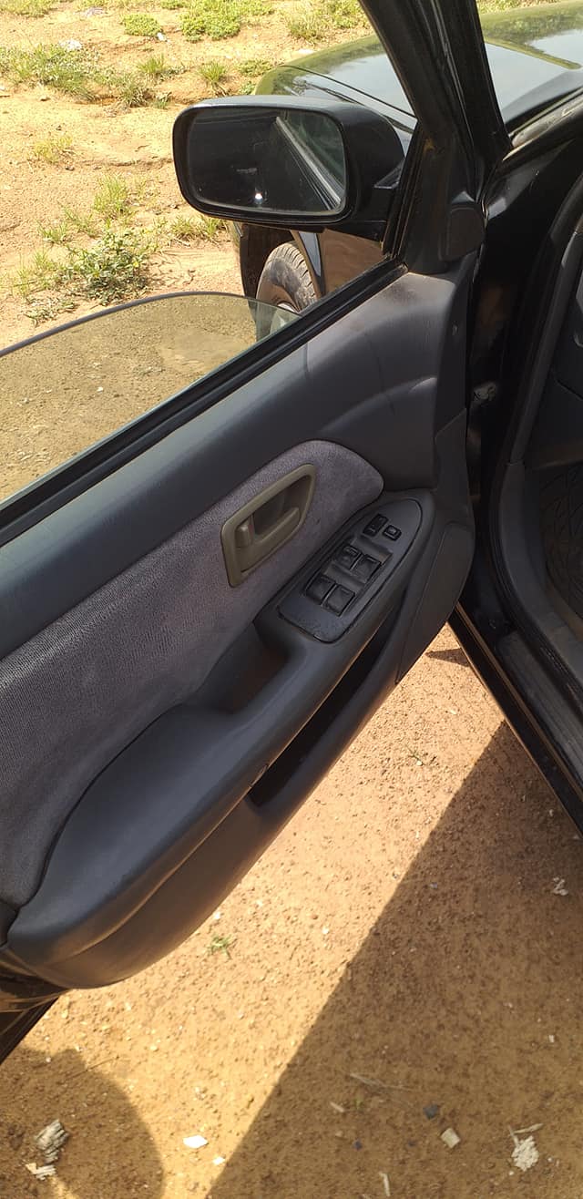 A picture of Toyota Camry 98 99