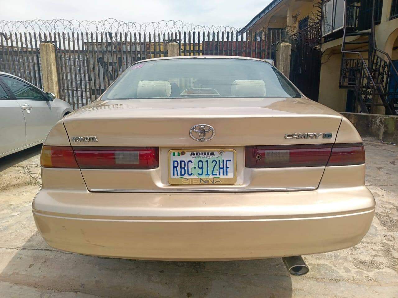 A picture of 1999 Toyota camry
