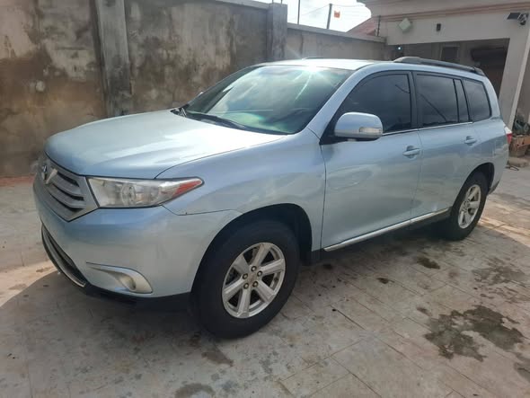 A picture of Nigeria used Toyota Highland 2011
