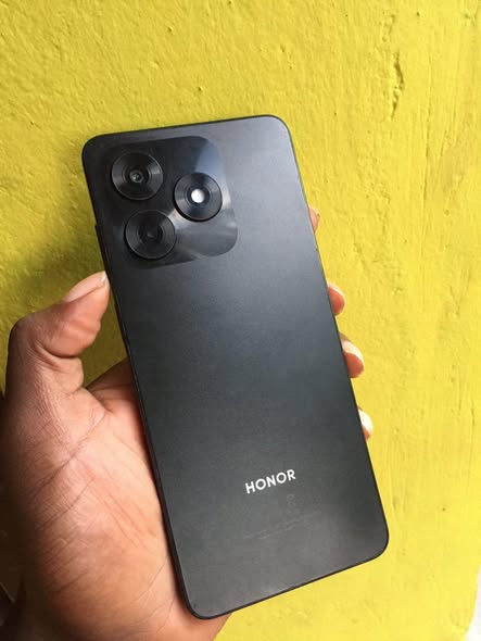 A picture of Honor x5cplus