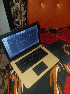 A picture of Dell Chaji masaa 7 Ram 4 gb Storage gb 1000