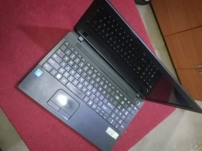A picture of Toshiba satellite laptop Intel celeron 4gb ram 320gb hdd 3hrs