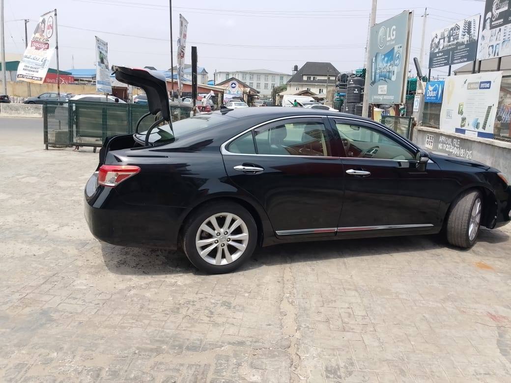 A picture of Distress sale new arrival 2012 lexus Es350 accident free 11m