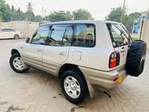 A picture of Rav 4 piga simu 0757378797