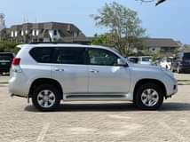 A picture of Land cruser tx trj 150 series