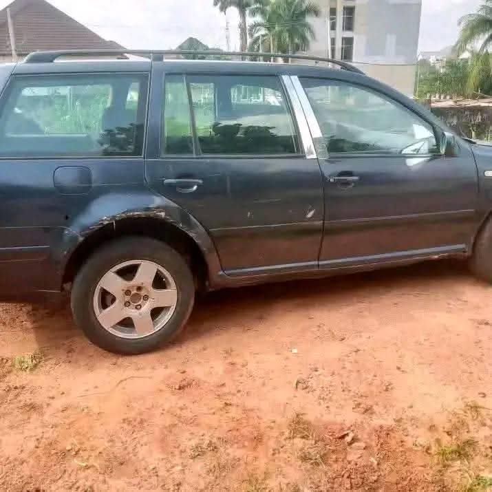 A picture of Golf 4 wagon 08105122139