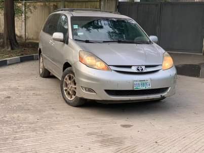 A picture of Quick deals 2007 sienna XLE