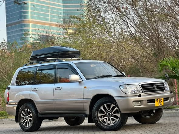 A picture of LANDCRUISER AMAZON