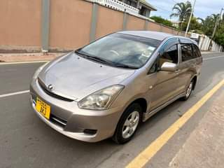 A picture of TOYOTA WISH NAIUZA MIL 9 8 0743435416