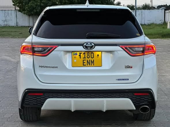 A picture of TOYOTA HARRIER