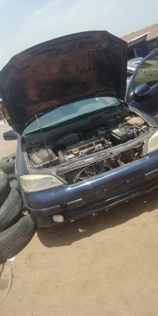 A picture of 2000 Opel astra