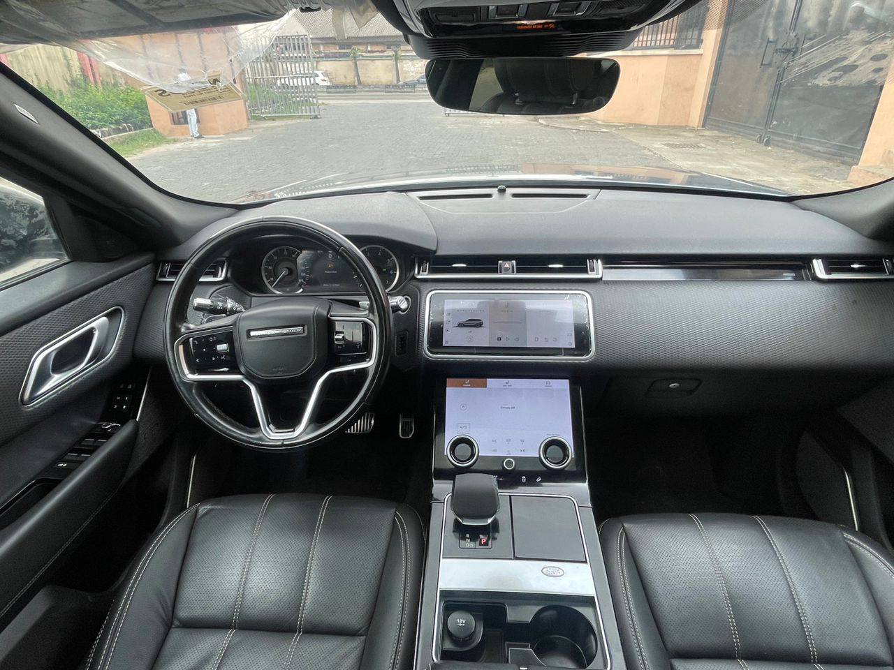 A picture of New entry Range Rover velar P380 Foreign Use Accident free