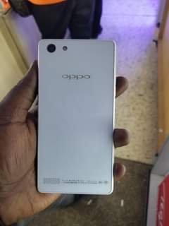 A picture of Oppo 32gb 180k