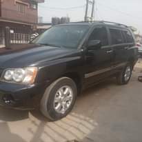 A picture of Toyota Highlander 2004